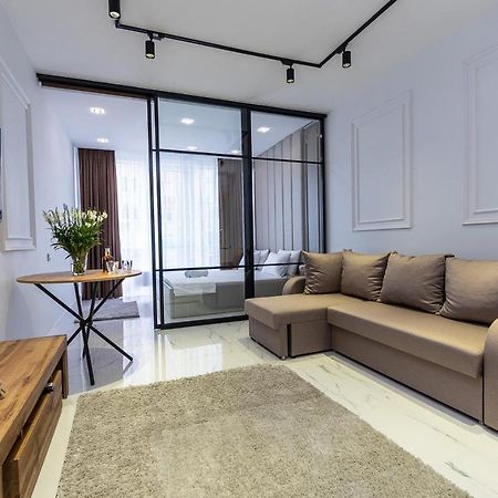 Fashionable Apartments. Smartplaza Metro Minskaya. Obolon เคียฟ ภายนอก รูปภาพ