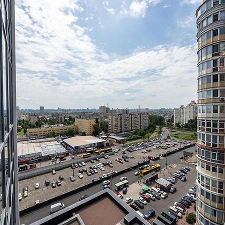 Fashionable Apartments. Smartplaza Metro Minskaya. Obolon เคียฟ ภายนอก รูปภาพ
