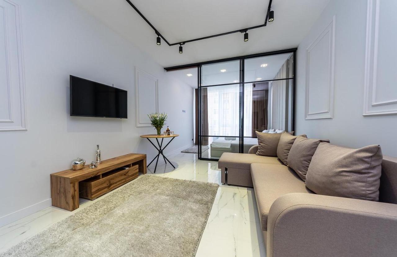 Fashionable Apartments. Smartplaza Metro Minskaya. Obolon เคียฟ ภายนอก รูปภาพ