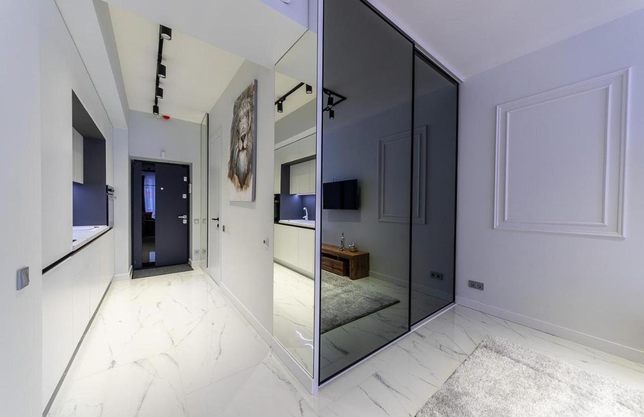 Fashionable Apartments. Smartplaza Metro Minskaya. Obolon เคียฟ ภายนอก รูปภาพ