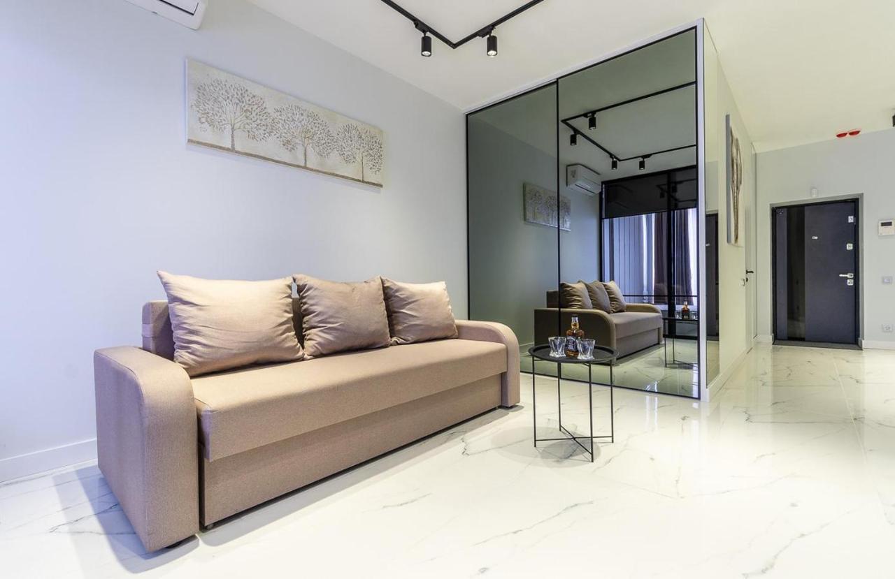 Fashionable Apartments. Smartplaza Metro Minskaya. Obolon เคียฟ ภายนอก รูปภาพ