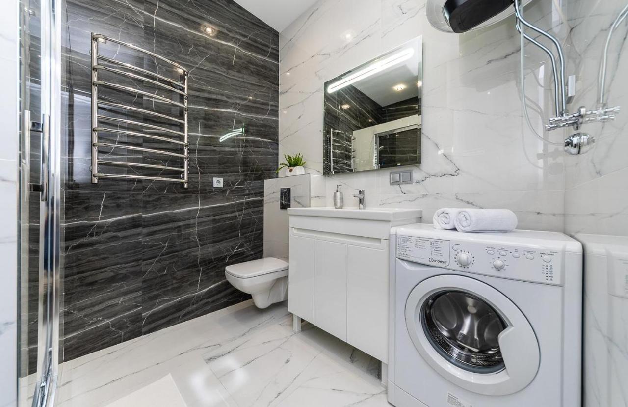 Fashionable Apartments. Smartplaza Metro Minskaya. Obolon เคียฟ ภายนอก รูปภาพ