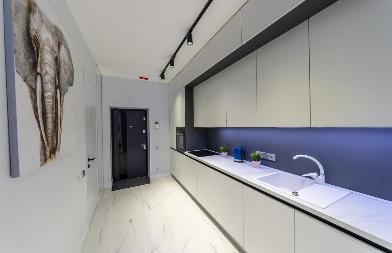 Fashionable Apartments. Smartplaza Metro Minskaya. Obolon เคียฟ ภายนอก รูปภาพ